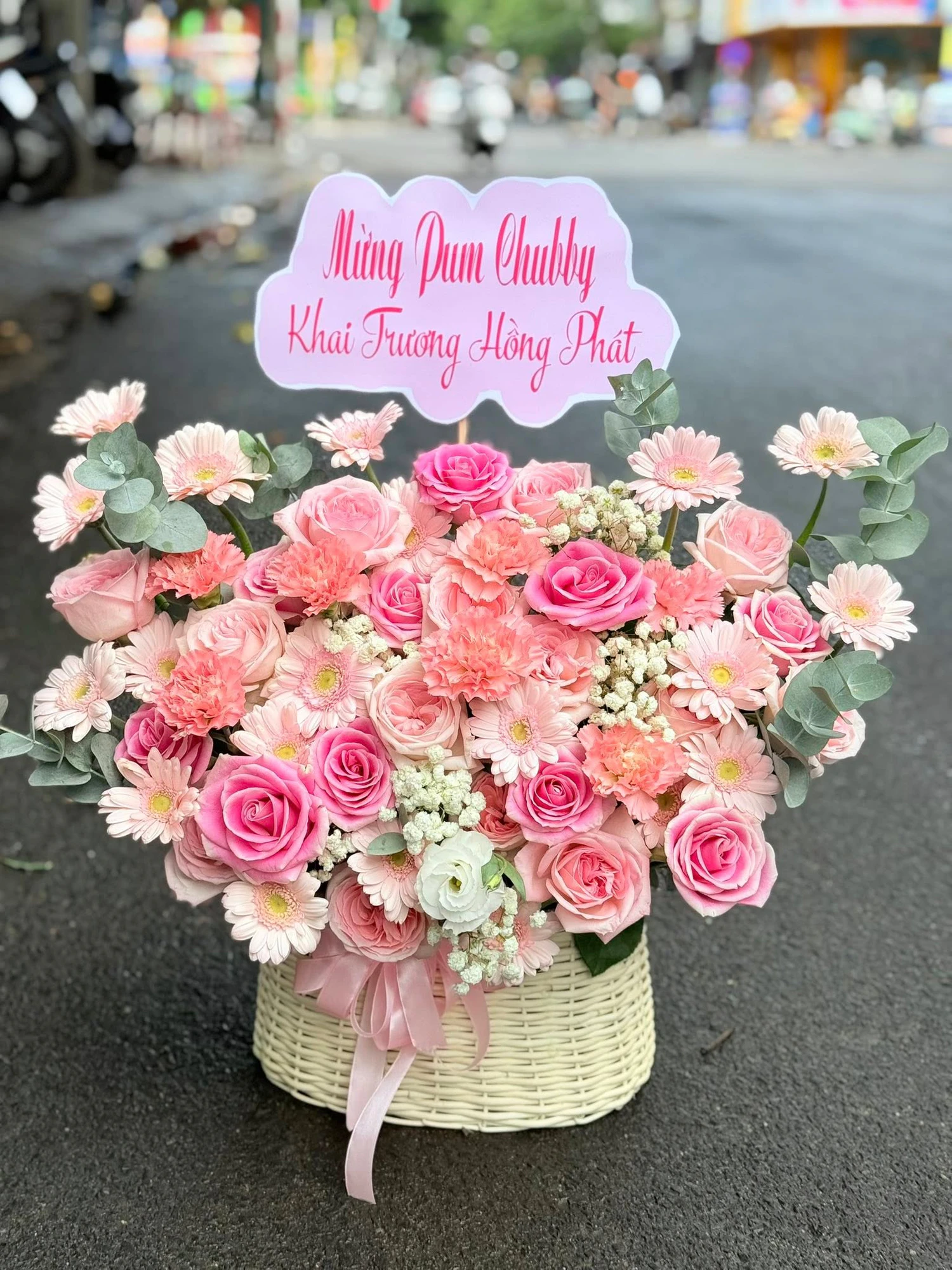 Không gian khai trương quyết định kiểu hoa phù hợp