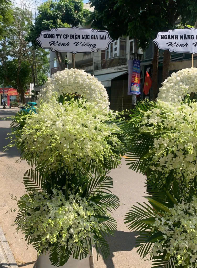 Hoa Viếng Đám Tang [Quảng Ngãi] Điện Hoa Tang Lễ Trang Trọng, Tận Tâm