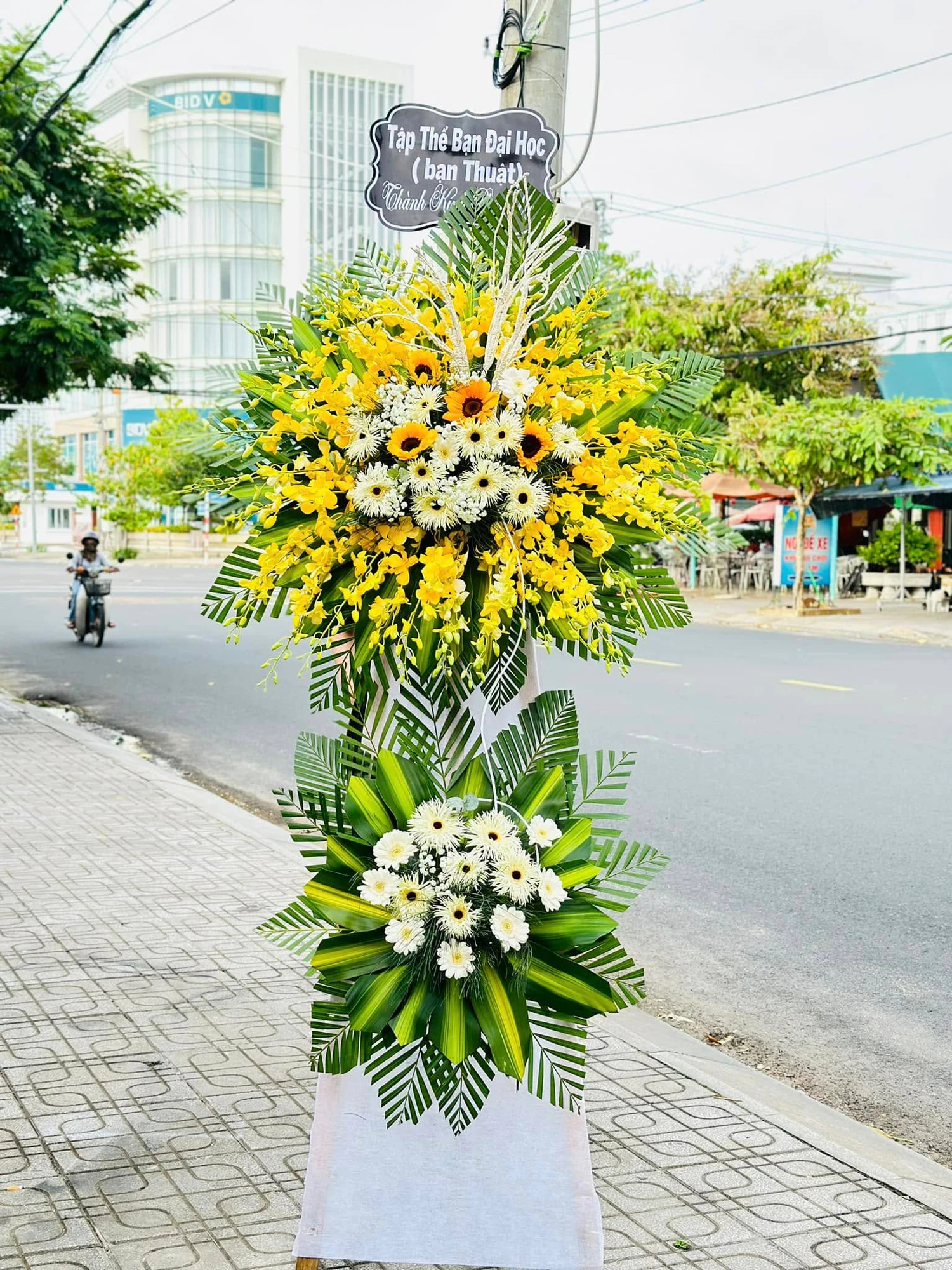 Những kiểu hoa chia buồn Tuy Hoà thường được lựa chọn