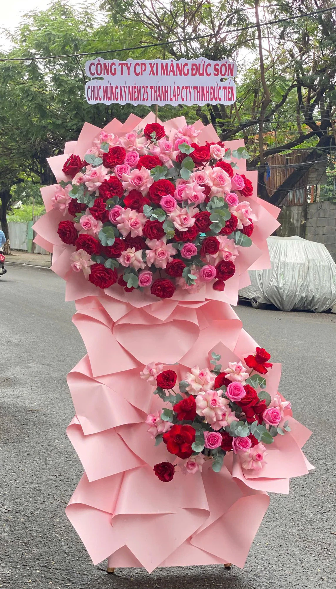 Kệ hoa hiện đại