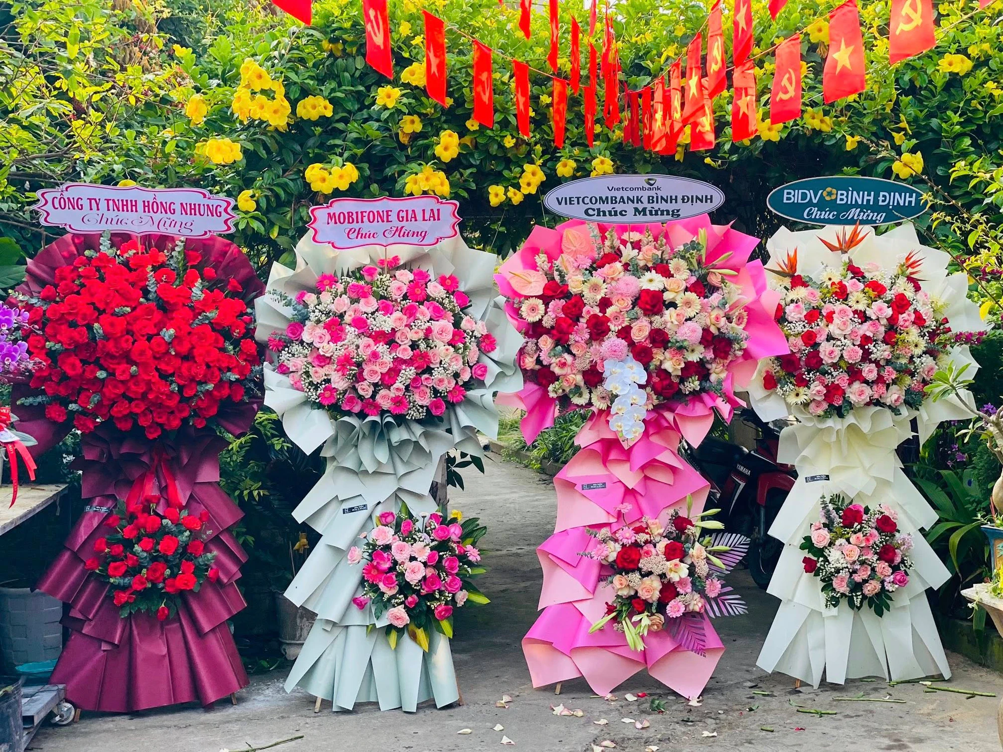 Hoa Khai Trương [Quy Nhơn] Giao Nhanh, Kệ Hoa Sang Trọng